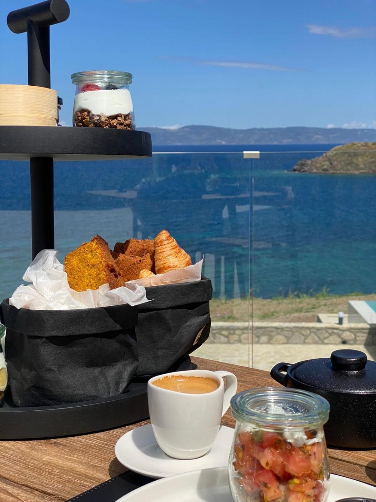 Eleia Seafront Rooms & Villas Pétra Kültér fotó