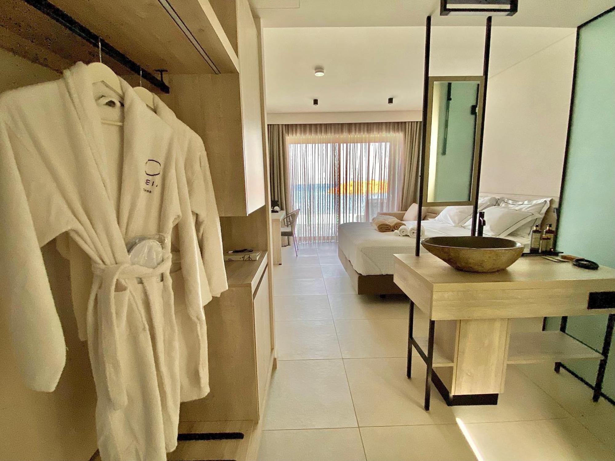 Eleia Seafront Rooms & Villas Pétra Kültér fotó
