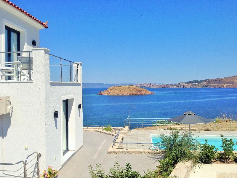 Eleia Seafront Rooms & Villas Pétra Kültér fotó
